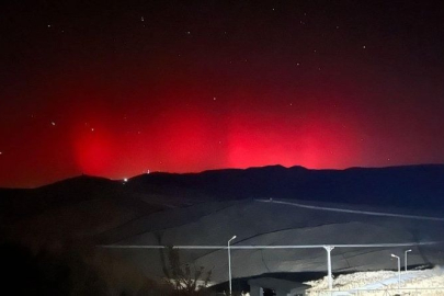 Kuzey Işıkları nedir? Neden ortaya çıkar? Kutup ışıkları, Türkiye dahil dünyanın birçok yerinde görüldü!