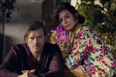 Özge Özpirinçci arkadaşı Kıvanç Tatlıtuğ'u yemek yaparken paylaştı! Sosyal medyada gündem oldu