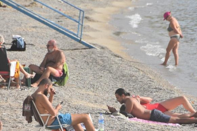 Kasım ayında deniz keyfi! Bodrum'da plajlara akın ettiler