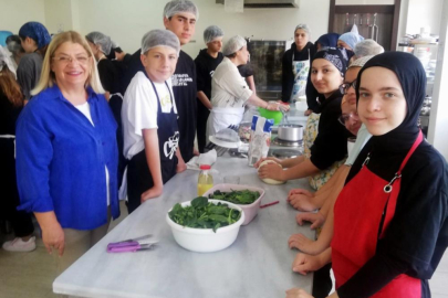 Bursa'da geleceğin şefleri Girit yemeklerini öğrendiler