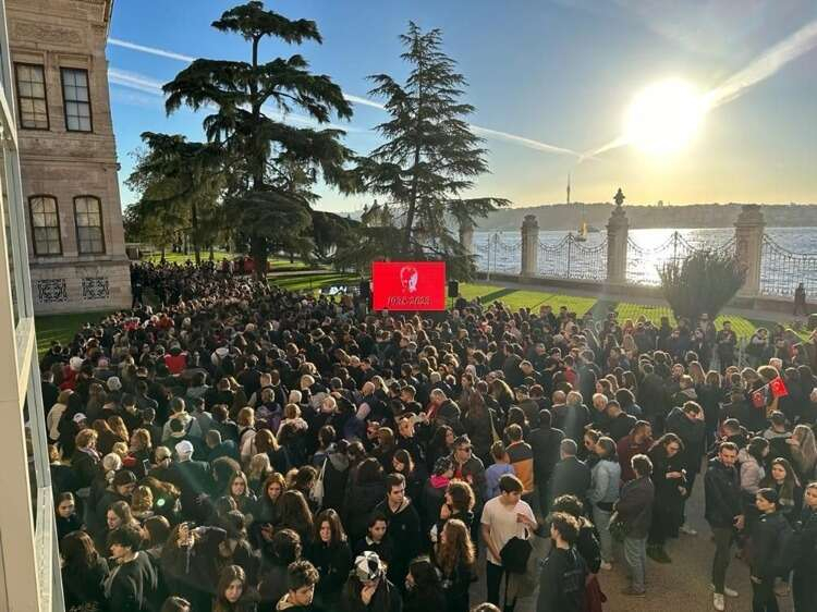 "ÇOCUKLARIMIZA DA ONA OLAN SEVGİMİZİ HER ZAMAN GÖSTERECEĞİZ"