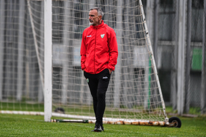 Bursaspor'da Sözkesen pür dikkat