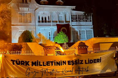 Teksas Atatürk’ü saygıyla andı