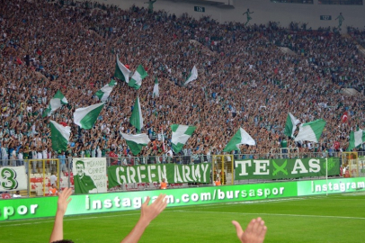 "Bursaspor tesisini kıraathaneye çevirdiniz!" diyerek seslendiler: Defolup gidin!