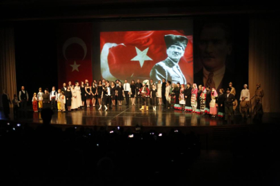 Bursa'da "İz" gösterisi Atatürk'ün hatıralarını yaşatıyor