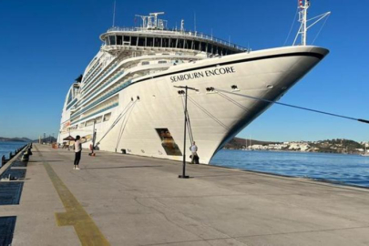 Bodrum’a 2023 yılının son gemisi geldi