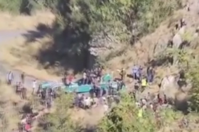 Hindistan'da yolcu otobüsü kazası! Çok sayıda ölü ve yaralı var