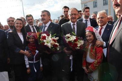 Bakan Özhaseki Kayseri'de okul açılışına katıldı
