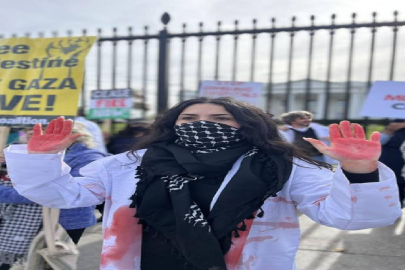 Beyaz Saray önünde toplanan Amerikalı doktor ve hemşireler Gazze'ye destek verdi