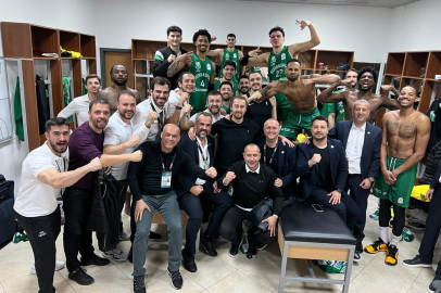 Bursaspor İnfo Yatırım'dan Galatasaray galibiyet hatırası