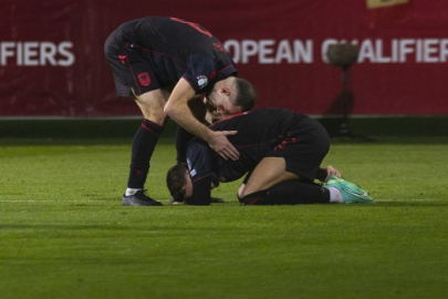 Cikalleshi attı, Arnavutluk bileti kaptı