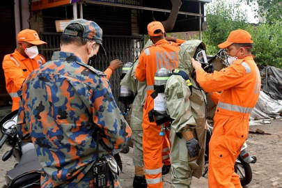 Hindistan'da tünelin çökmesi sonucu mahsur kalan işçileri kurtarma çalışmaları sekteye uğradı