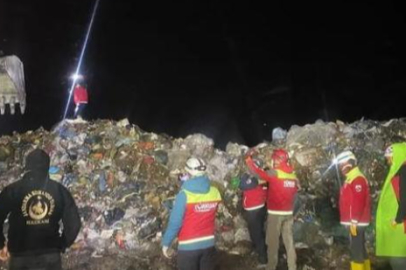 Belediye işçisi çöp yığını altında kaldı!