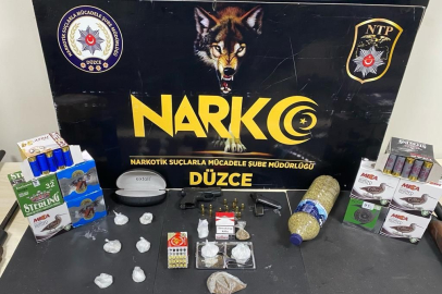 Düzce'de depoya yapılan baskında uyuşturucu ve silah ele geçirildi