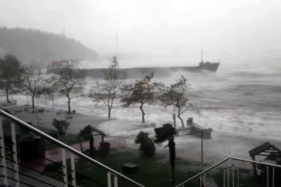 Zonguldak'ta fırtına kabusu! Bir gemi ikiye bölündü, bir gemi kayıp