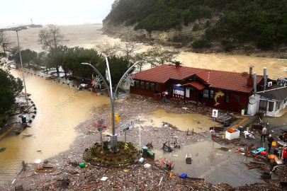 Bakan Yerlikaya: Sel ve aşırı yağışlarda 9 vatandaşımız hayatını kaybetti