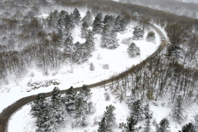 Bilecik'in yüksek kesimlerine kar yağdı