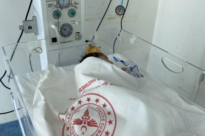 Depreme anne karnında yakalanan minik bebek İstanbul'da yaşama tutundu!