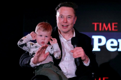 Elon Musk'ın babası filmden endişeli