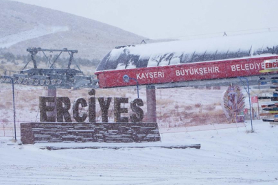Erciyes ve Yozgat'ta kar etkili oluyor