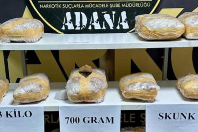 Çekyatta 13,7 kilogram uyuşturucu ele geçirildi