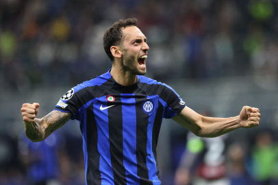 Hakan Çalhanoğlu üçüncü kez baba oldu!