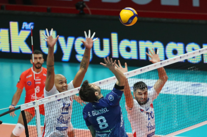 Bursa Büyükşehir Belediyespor deplasmanda Halkbank'a mağlup oldu