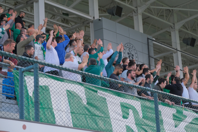 Bu futbola 90 dakika dayanamadılar! Teksas tribünü terk etti...