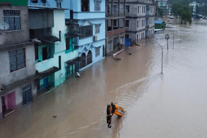 Hindistan'da şiddetli yağmurlar sonucu 24 kişi öldü