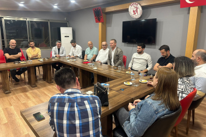 Bursa'da ARNİAD'dan Zafer Halk Oyunları Derneği'ne ekipman desteği