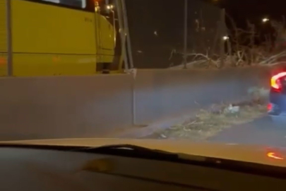 Bursa'da metro raylarına ağaç düştü, seferler bir süreliğine iptal edildi