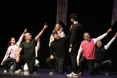 Bursa'da oyuncu Ayhan Taş’tan ‘İnteraktif doğaçlama atölyesi’