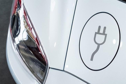 Elektriksiz araçlar şarj istasyonlarına giremeyecek