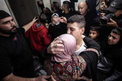 Filistinli en küçük esirlerden Ahmed es-Selayme ailesine kavuştu