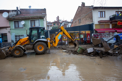 Bursa'da sel sonrası yaraların sarılması için çalışma başlatıldı