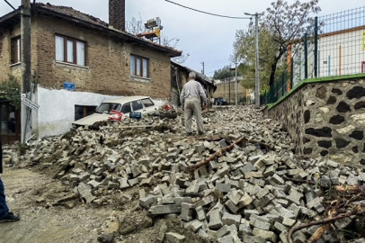 Bursa'da turistik beldeyi de sel vurdu! Mahalle çamur deryasına döndü...