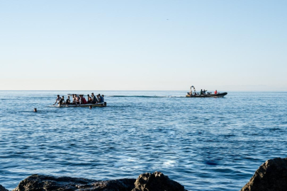 Cadiz kıyılarında sürat teknesinden atılan düzensiz göçmenlerden 4'ü öldü