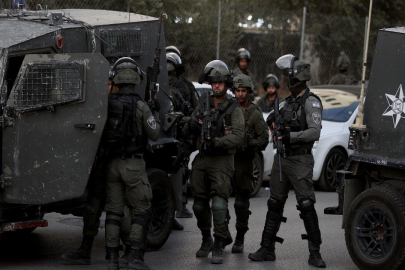 İsrail Batı Şeria ve Doğu Kudüs'te 40 Filistinliyi gözaltına aldı