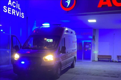 Adana'da kamyonla otomobilin çarpıştığı kazada ölü sayısı 3'e yükseldi