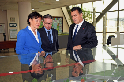 Alman Bakan'dan Bursa'da Başkan Dündar'a ziyaret