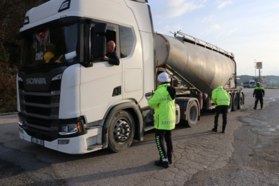 Bolu'da zorunlu kış lastiği denetimi yapıldı
