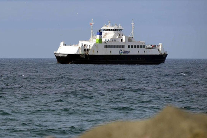 Bozcaada ve Gökçeada feribot seferlerine fırtına engeli