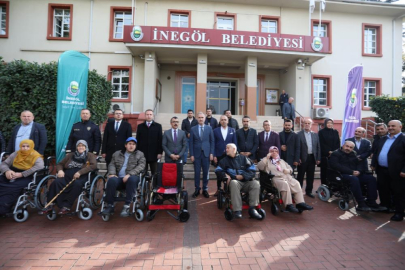 Bursa'da 11 engelli vatandaşa akülü araçları teslim edildi