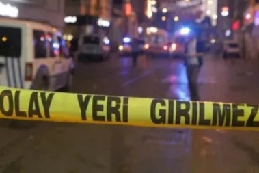 İstanbul’da seyir halindeki araca kalaşnikoflu saldırı