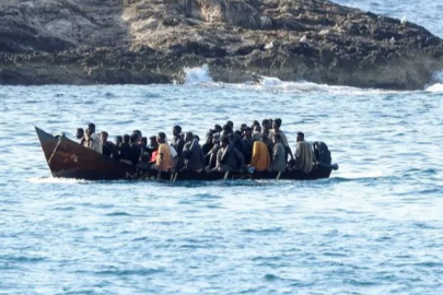 Tekneden atılan 4 mülteci hayatını kaybetti!