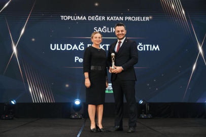 UEDAŞ, 'Pembe Lambalar' projesiyle Toplumsal Fayda Ödülü’nün sahibi oldu