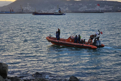 Zonguldak'ta batan geminin kayıp 7 personelini arama çalışmaları sürüyor