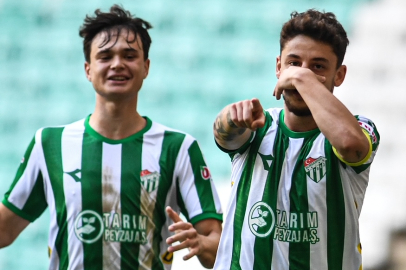 Bursaspor'un golcüsü ayrılıyor mu? Çağatay'a görücü geldi...