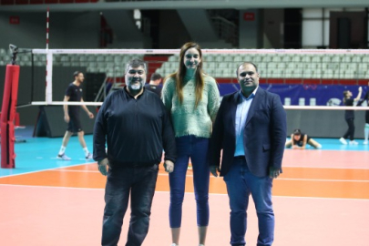 Uzman Posta, PTT Kadın Voleybol Takımı'nın sponsoru oldu