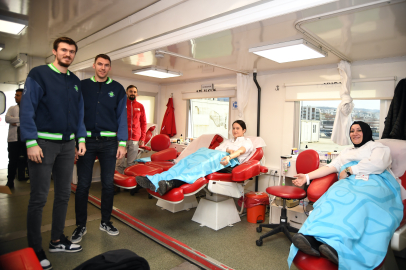 Potadaki Bursa derbisinde kan bağışı farkındalığı